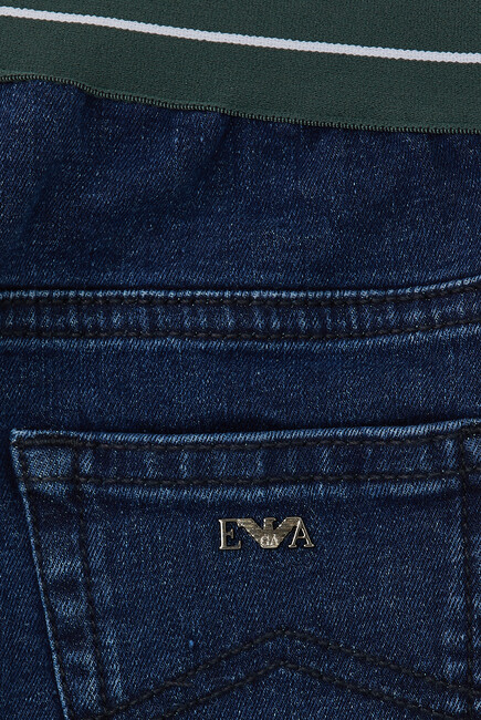 بنطال جينز بشريط بطبعات شعار الماركة